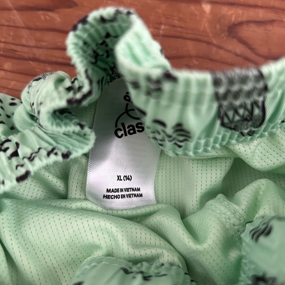 EUC Boy’s swim trunks - 5 inch - Picture 3 of 3